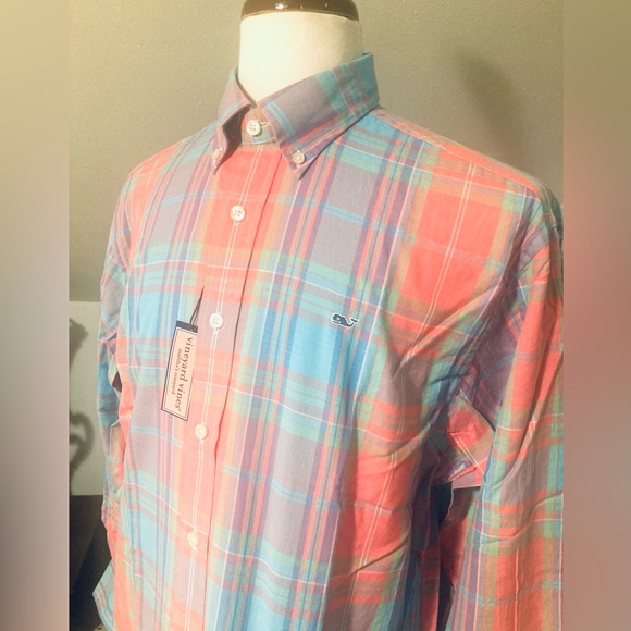 Vineyard Vines Red and Blue Casual Button Down Whale Shirt NWT - Picture 2 of 6